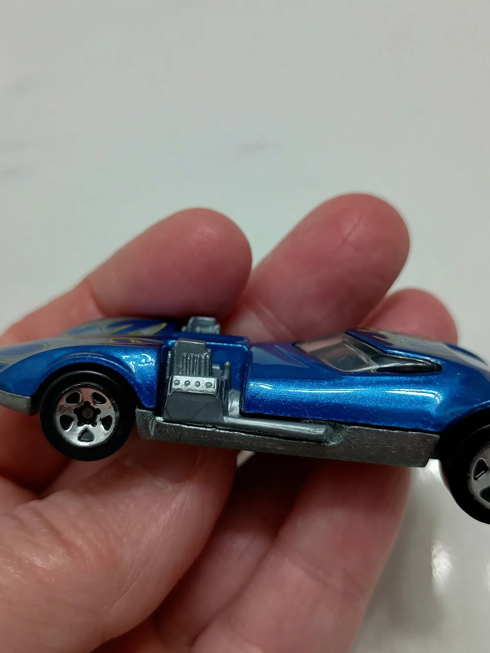 Pre-Owned Mattel Hot Wheels Twin Mill Blue Metallic With Silver/Yellow Tribal